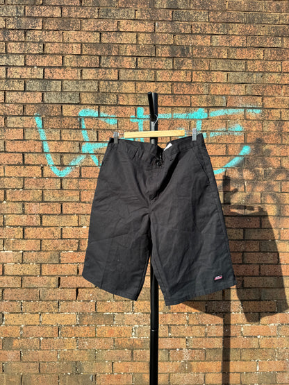 Vintage Dickies Black Multi Pocket Shorts - 36”