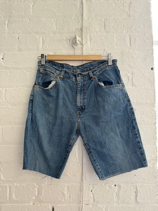 Vintage Levi’s Shorts - 31”