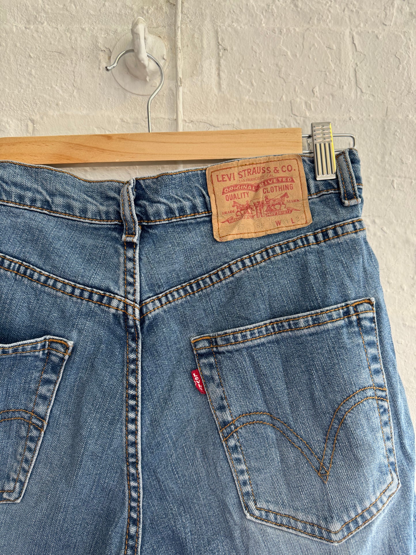 Vintage Levi’s Shorts - 31”