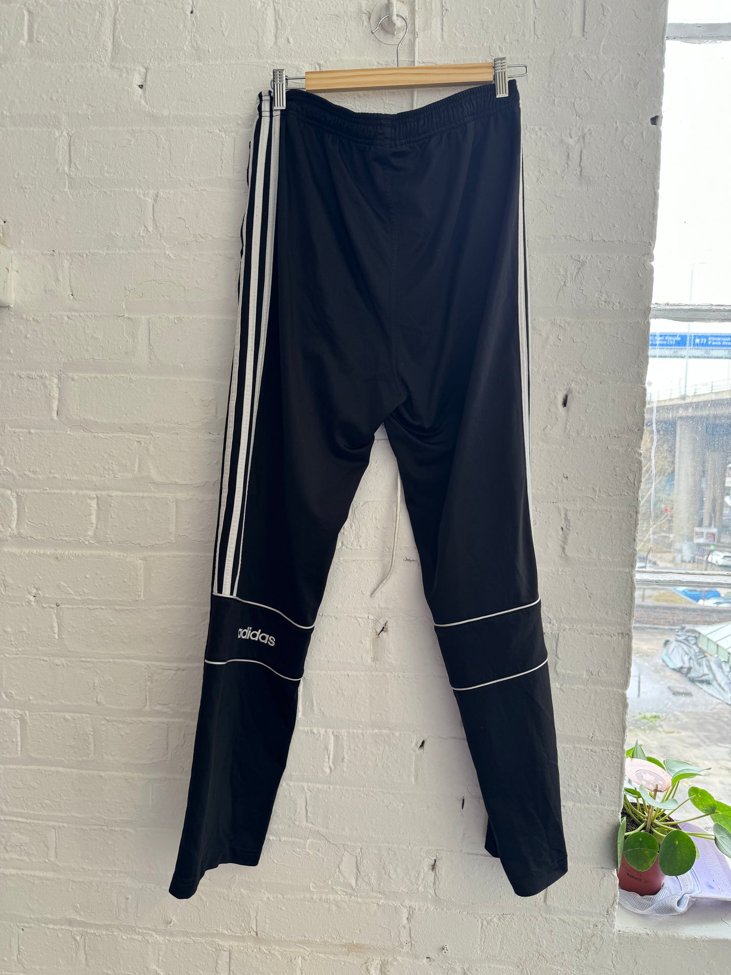 Vintage Adidas tracksuit bottoms - medium