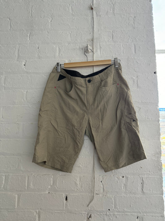 Vintage Patagonia Cream shorts - 34”