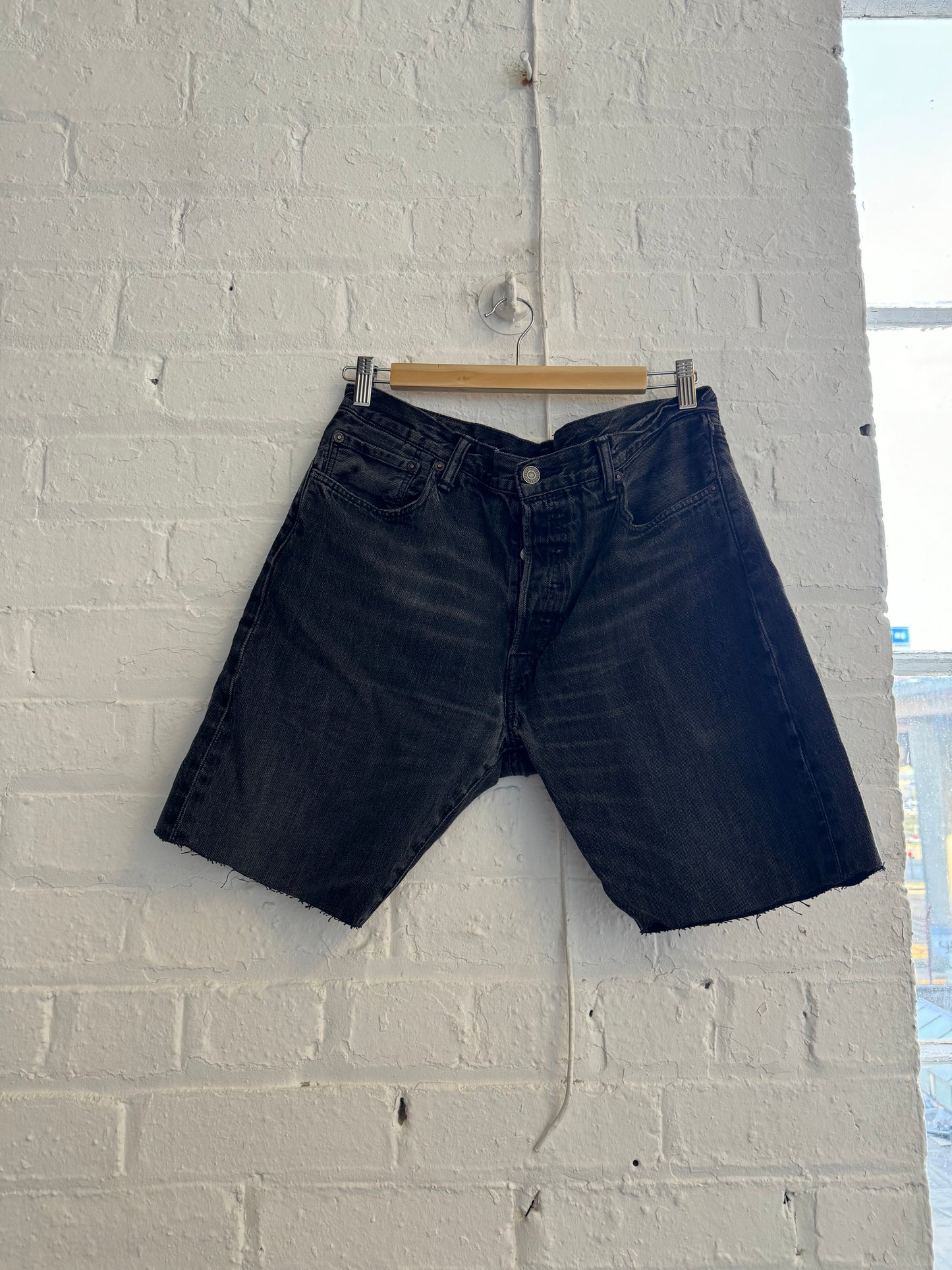 Vintage Black Levi’s Shorts - 36”