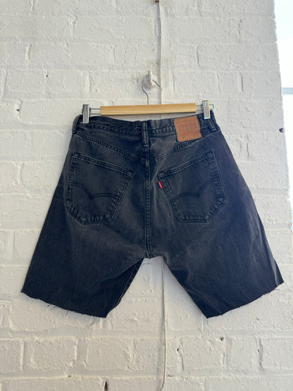 Vintage Black Levi’s Shorts - 36”