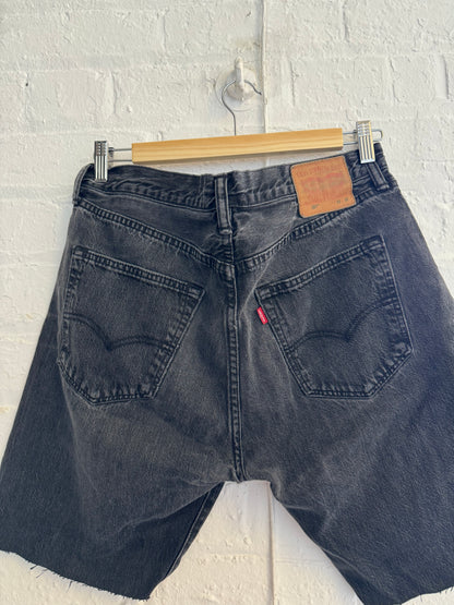 Vintage Black Levi’s Shorts - 36”