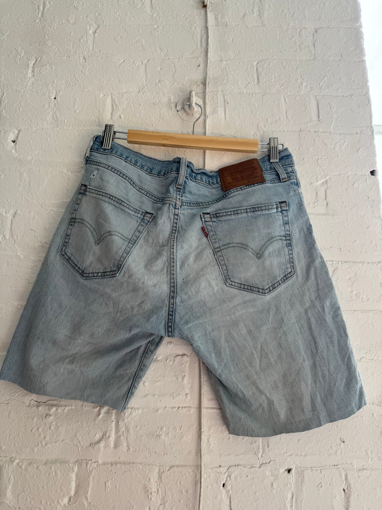 Vintage Levis blue faded shorts - 34”