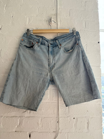 Vintage Levis blue faded shorts - 34”