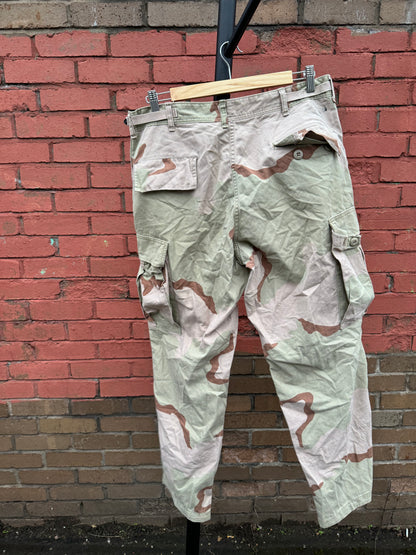 Vintage US Army Sand Cargos - Medium