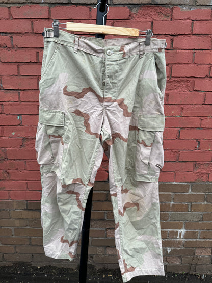 Vintage US Army Sand Cargos - Medium